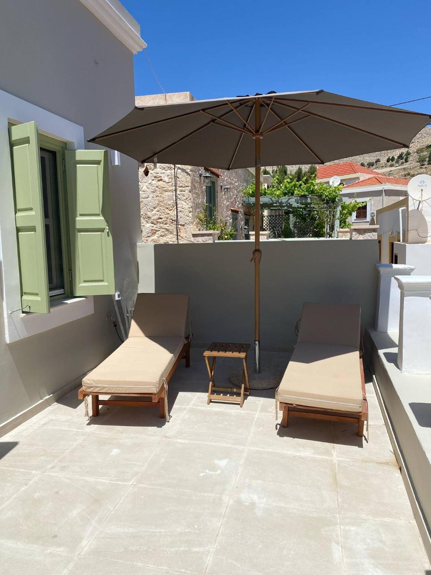 Villa Theoni Chalki Town エクステリア 写真